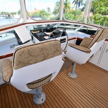 Captivator Yacht 