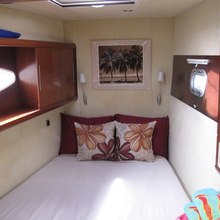 Delphine Yacht 