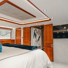 La Lady Yacht 