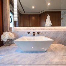 Clarity Yacht 