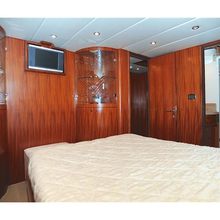 Luna Yacht 