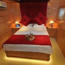 Brothers Yacht 