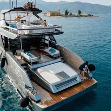 X Seven Yacht 