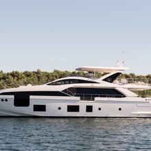 Chillin' Yacht 
