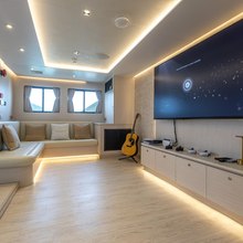 Vanora Yacht 