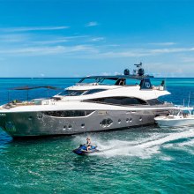 M 105 Yacht 