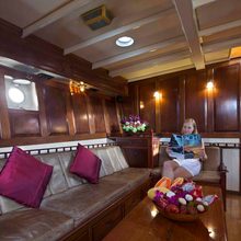 Sunshine Yacht 