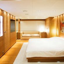 Queen Blue Yacht Master Stateroom - Side