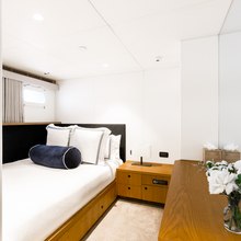 Evolution Yacht 