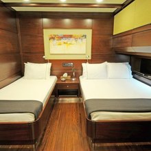 Vivien Yacht Twin Stateroom