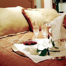 Elegant 007 Yacht Stateroom - Detail
