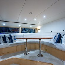 No Buoys Yacht 