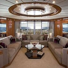 Oui Oui Yacht Skylounge - Day