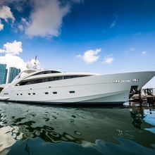 Happy Hour Yacht 