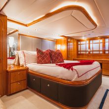Two Seas Yacht 