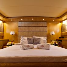 Xclusive XVI Yacht 