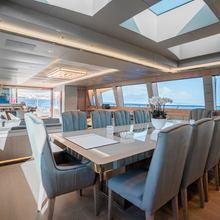 V Yacht 