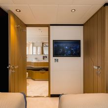 Elza Yacht 