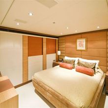 Space Y Yacht Guest Stateroom