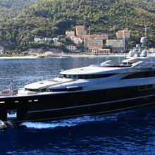 Majesty Elenoliya Yacht Running Shot - Profile