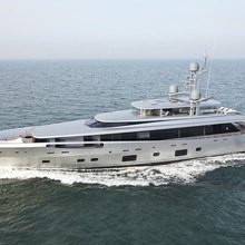 Excellence V Yacht 