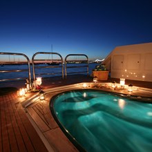 Aga 6 Yacht Jacuzzi
