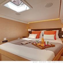 Firefly Yacht 
