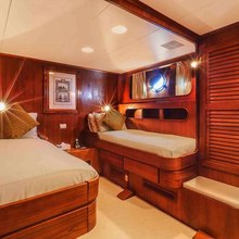 Infinium Yacht 
