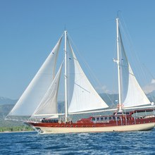 Brothers Yacht 