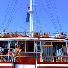 Magellan Yacht 