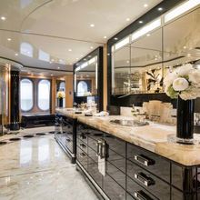 Phoenix 2 Yacht 