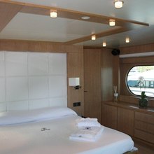 Mastiff Yacht 