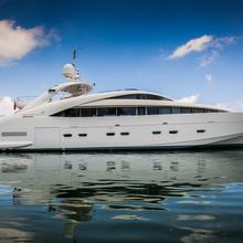 Happy Hour Yacht 