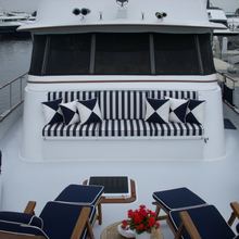 Barefoot V Yacht 