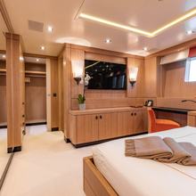 Rebels Yacht 
