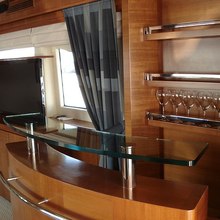 Cosmos Luna Yacht Bar