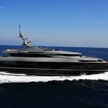 Majesty Elenoliya Yacht Running Shot - Main Profile