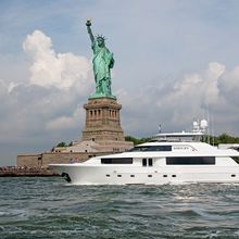 La Lady Yacht 