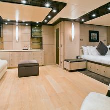 Plus Too Yacht 