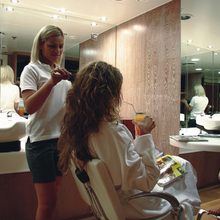 Elegant 007 Yacht Hair Salon