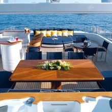 Oxygen Yacht Exterior Dining