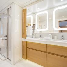 The Jewel Yacht 