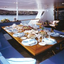 Wilamina Yacht Aft Dining