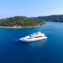 Yvonne Yacht 