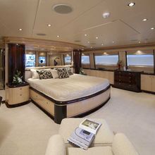 Kajak Yacht Upper Deck Master Stateroom