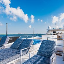 Two Seas Yacht 