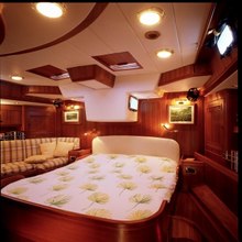 Plum Yacht 