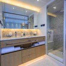 Aqua Life Yacht 