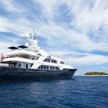 Tobi Star Yacht Rear View