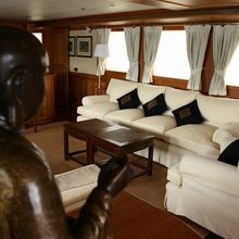 Nibani Yacht Salon Detail